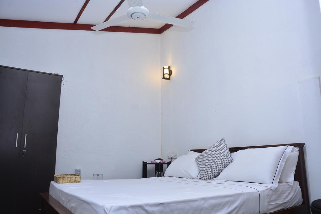 Livinginn Polonnaruwa Esterno foto