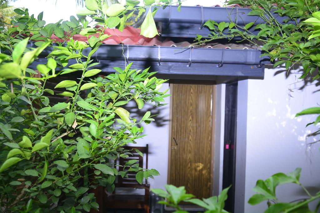 Livinginn Polonnaruwa Esterno foto
