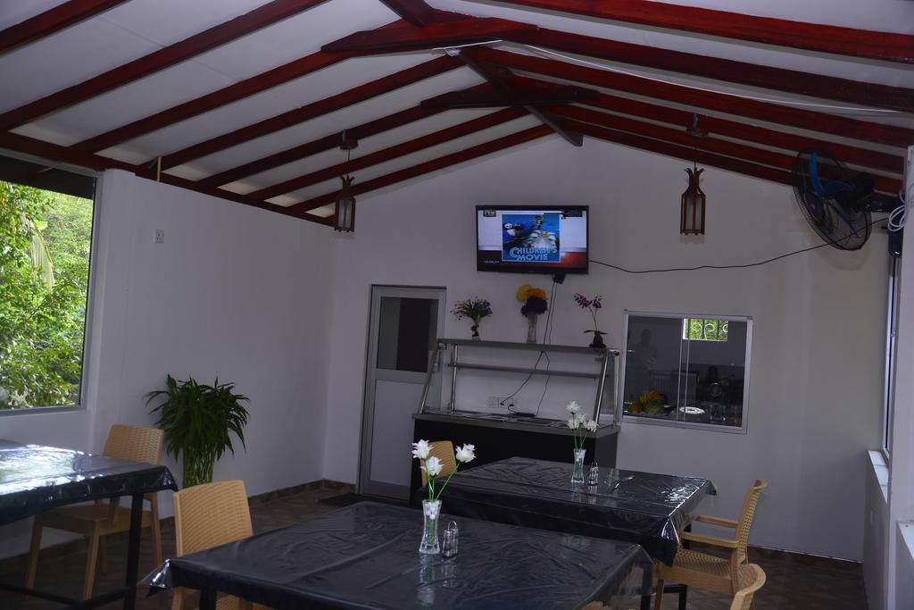 Livinginn Polonnaruwa Esterno foto